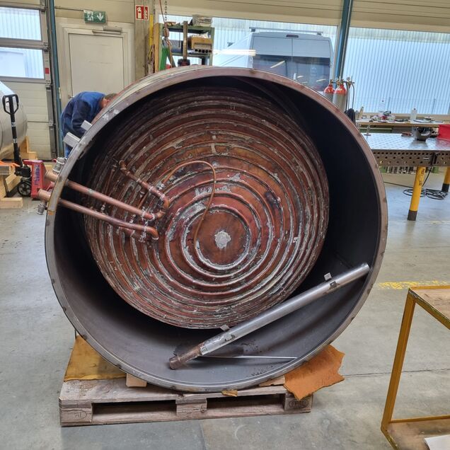 Fertiger rund 1'000l