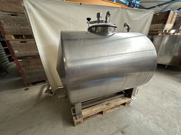 Tank rund, liegend, unisoliert, 1'400l